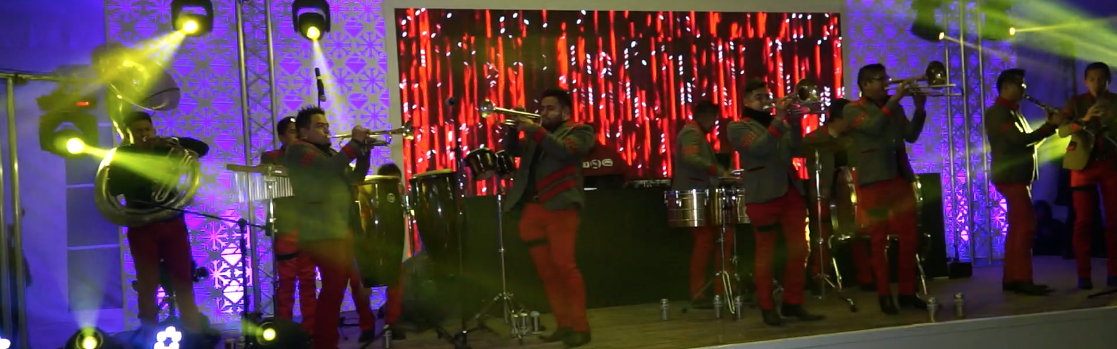 Actuación de la Banda Sinaloense