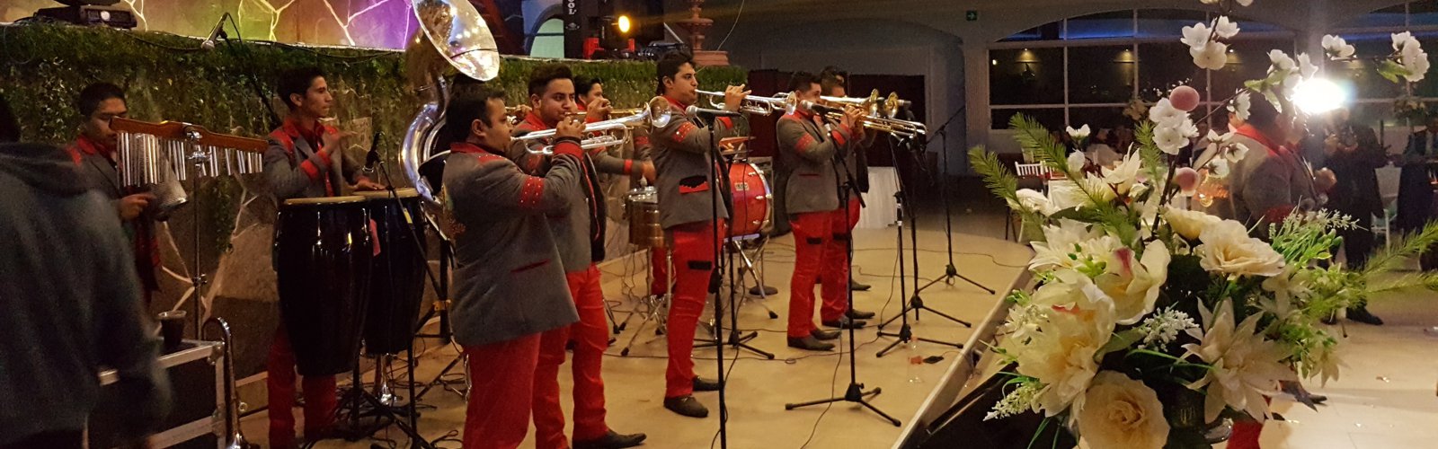 Banda Sinaloense en el día de las Madres