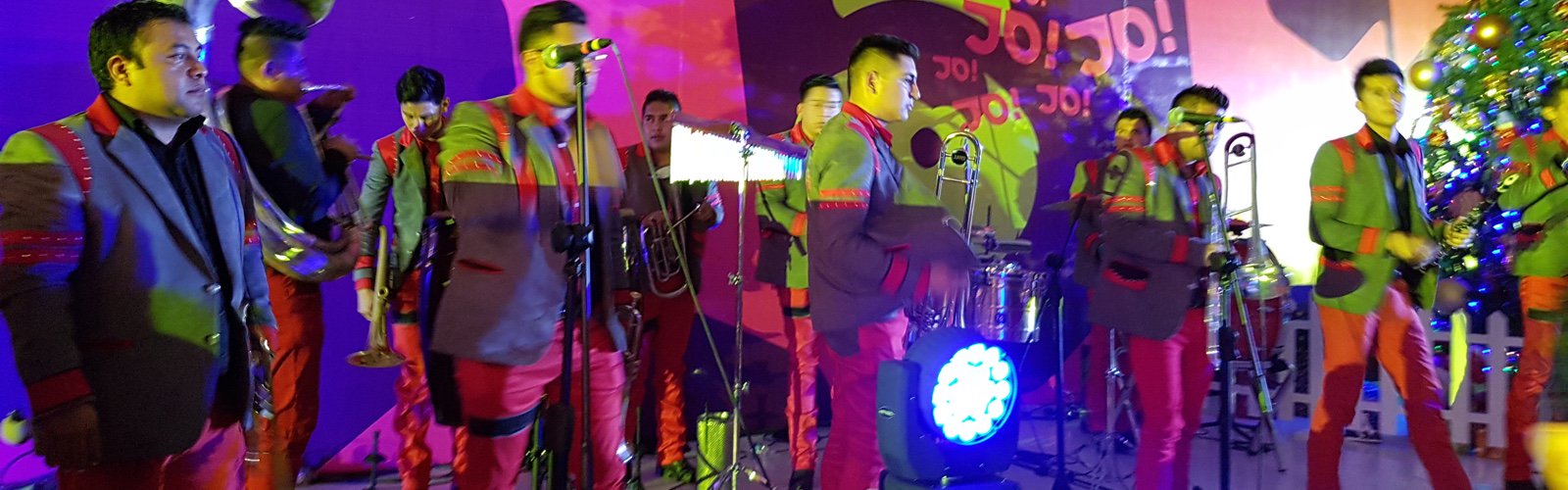 Banda sinaloenses en Navidad